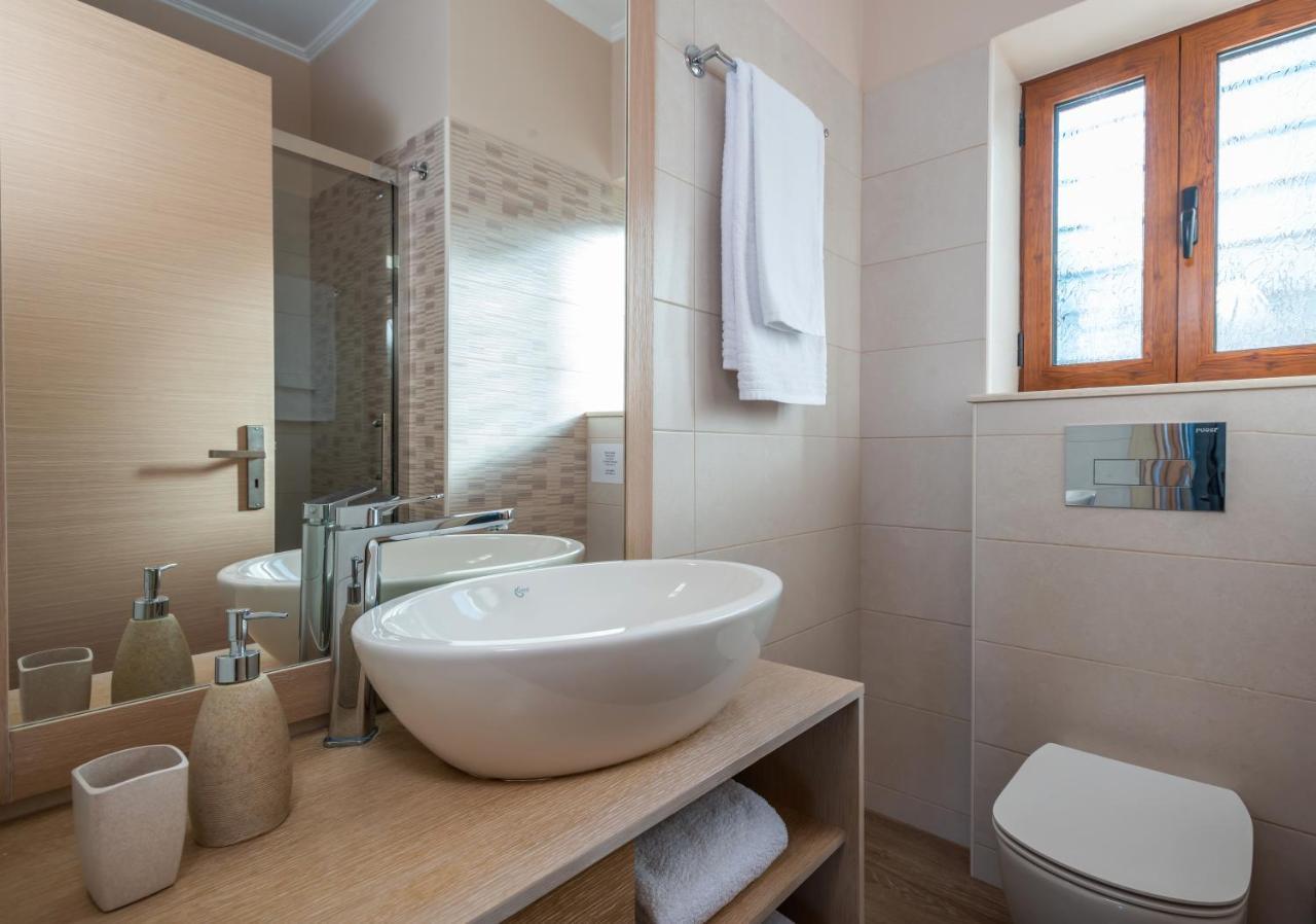 Iris Villas Lefkada - Marine Villa With Private Sea Access Syvota Dış mekan fotoğraf
